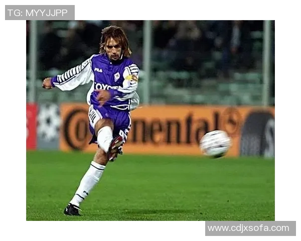 足球重炮球星：纵横绿茵的力量与精准，制霸赛场的致命射门技艺